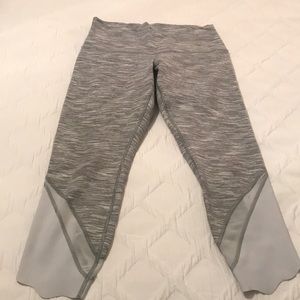 Lululemon 7/8 scalloped leggings